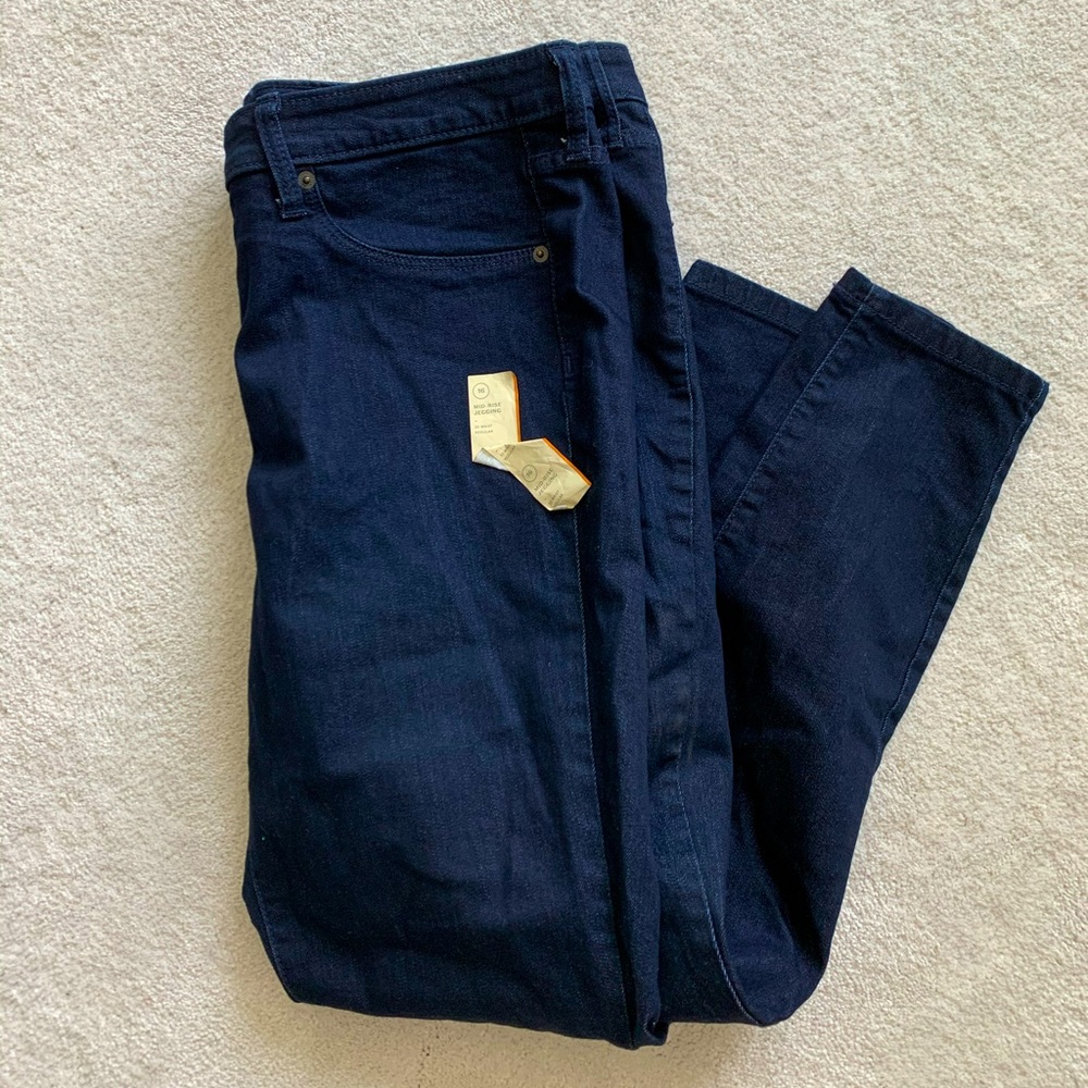Dark wash Universal Thread jeggings NWT